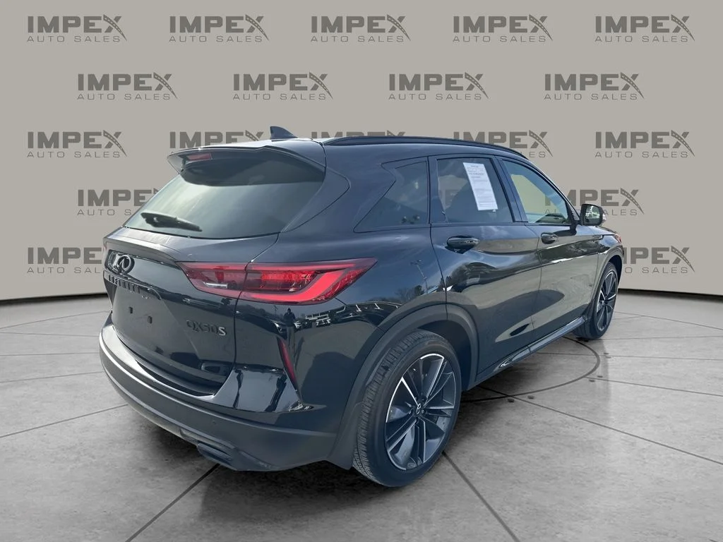 Used 2025 Black INFINITI SPORT image 5