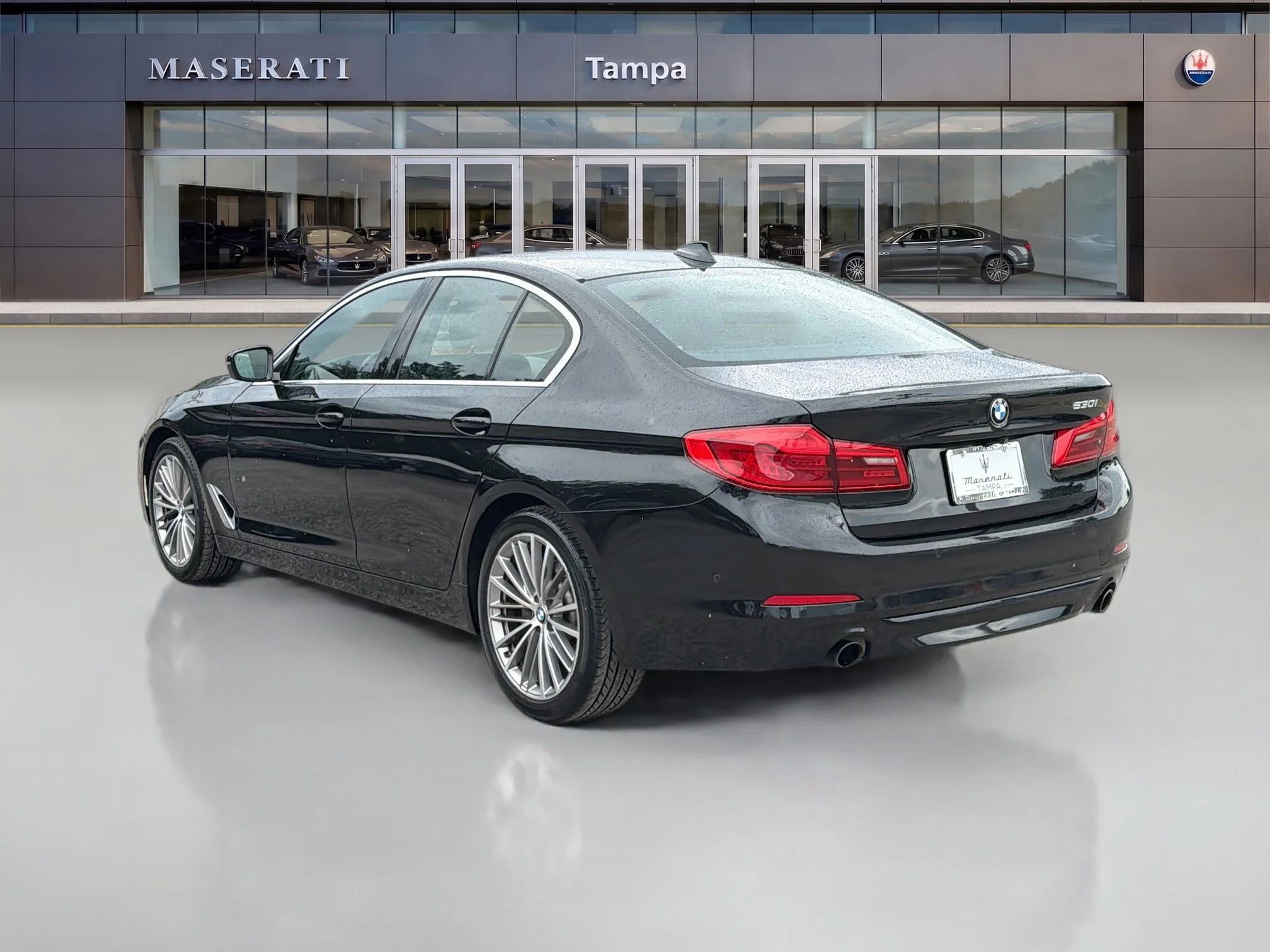Used 2020 Black Sapphire Metallic BMW 530i image 5