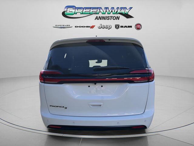 New 2026 Bright White Clear-Coat Exterior Paint Chrysler Select image 6