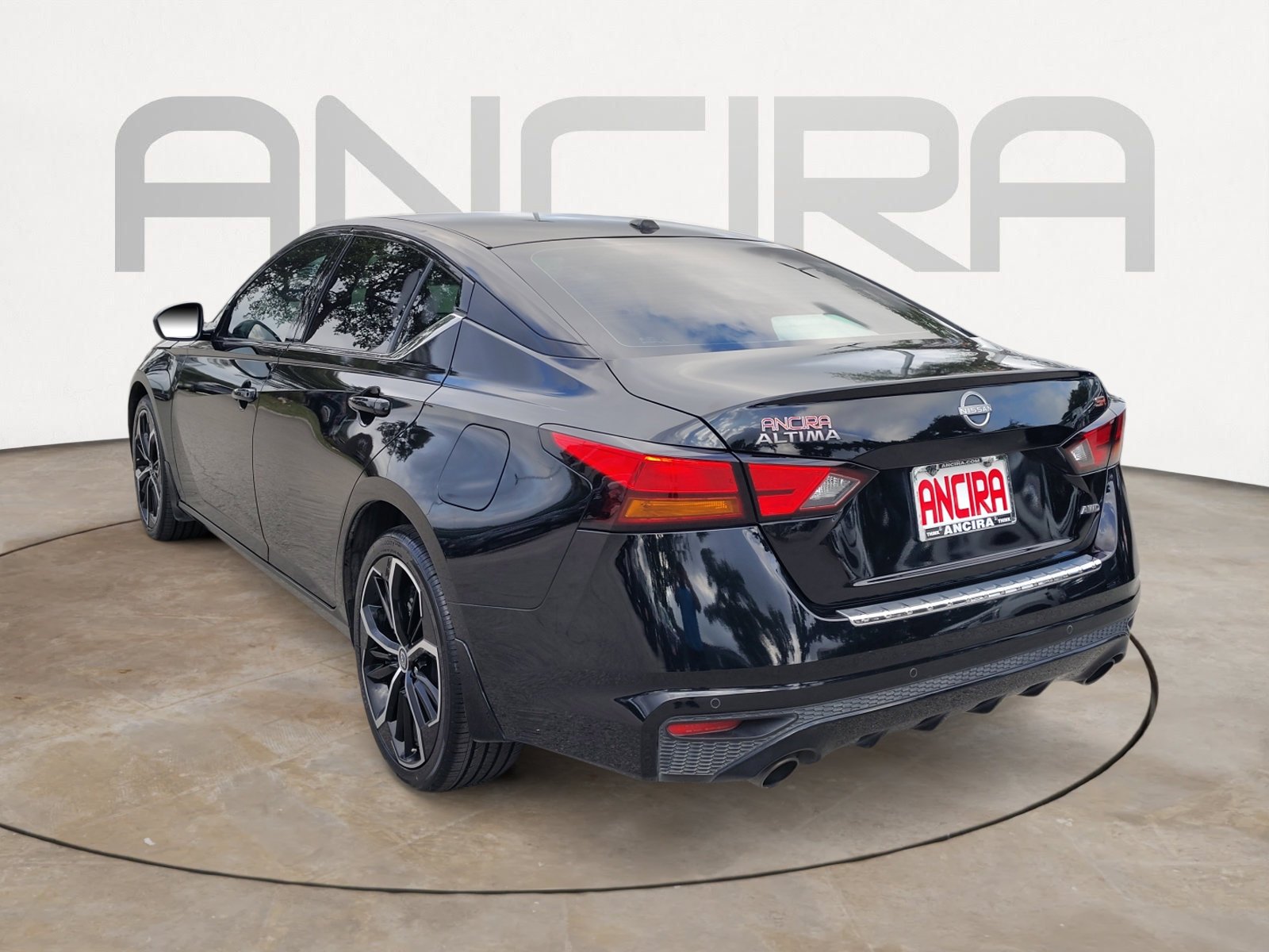 Used 2023 Super Black Nissan 2.5 SR image 8