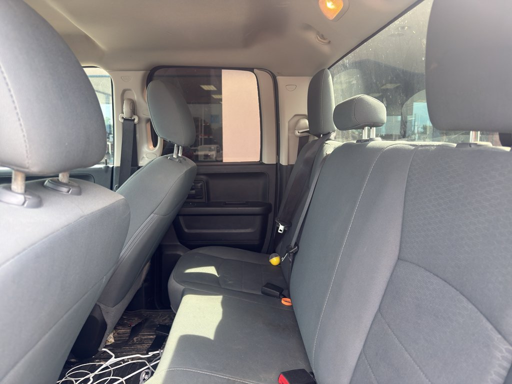 Used 2018 Brilliant Black Crystal Pearlcoat Ram Express image 12