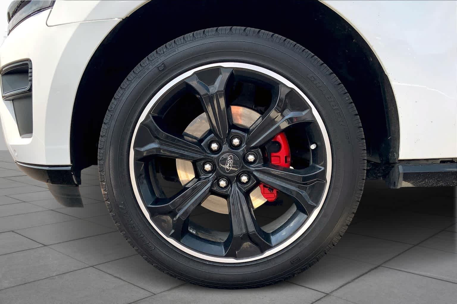 Used 2022 Star White Metallic Tri-Coat Ford Limited image 11