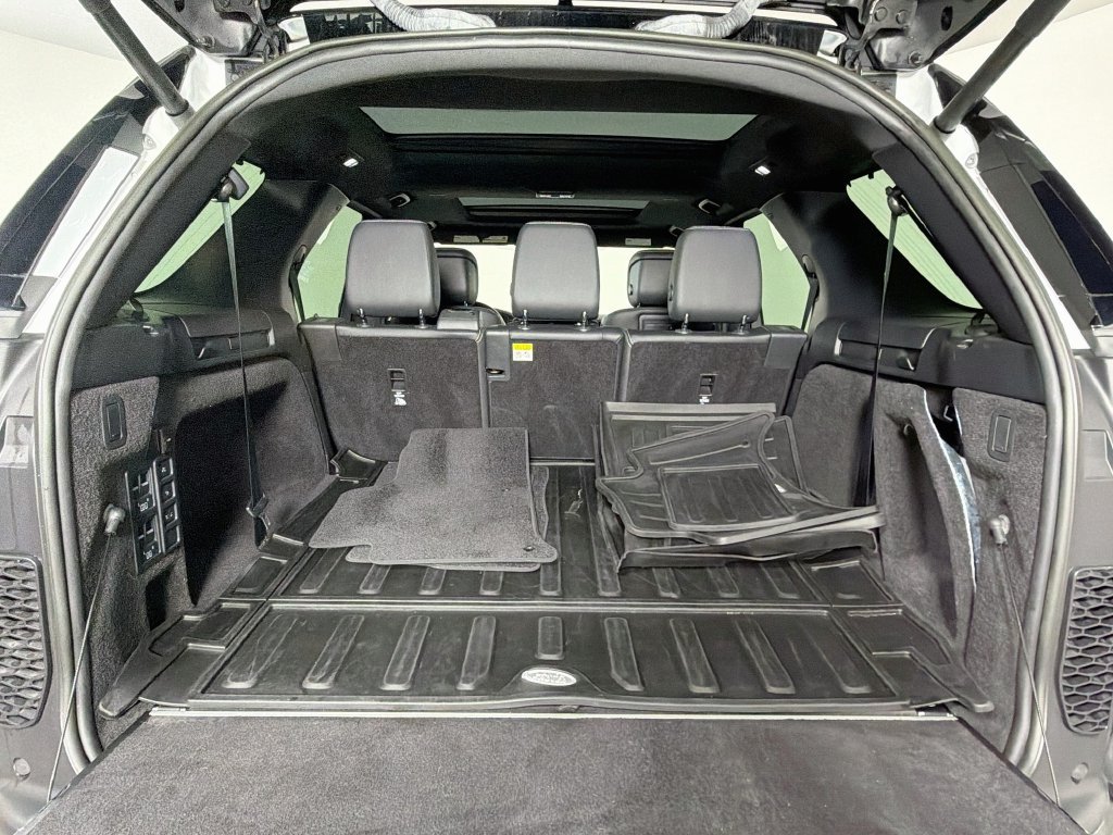 Certified Used 2023 White Land Rover S R-Dynamic image 28
