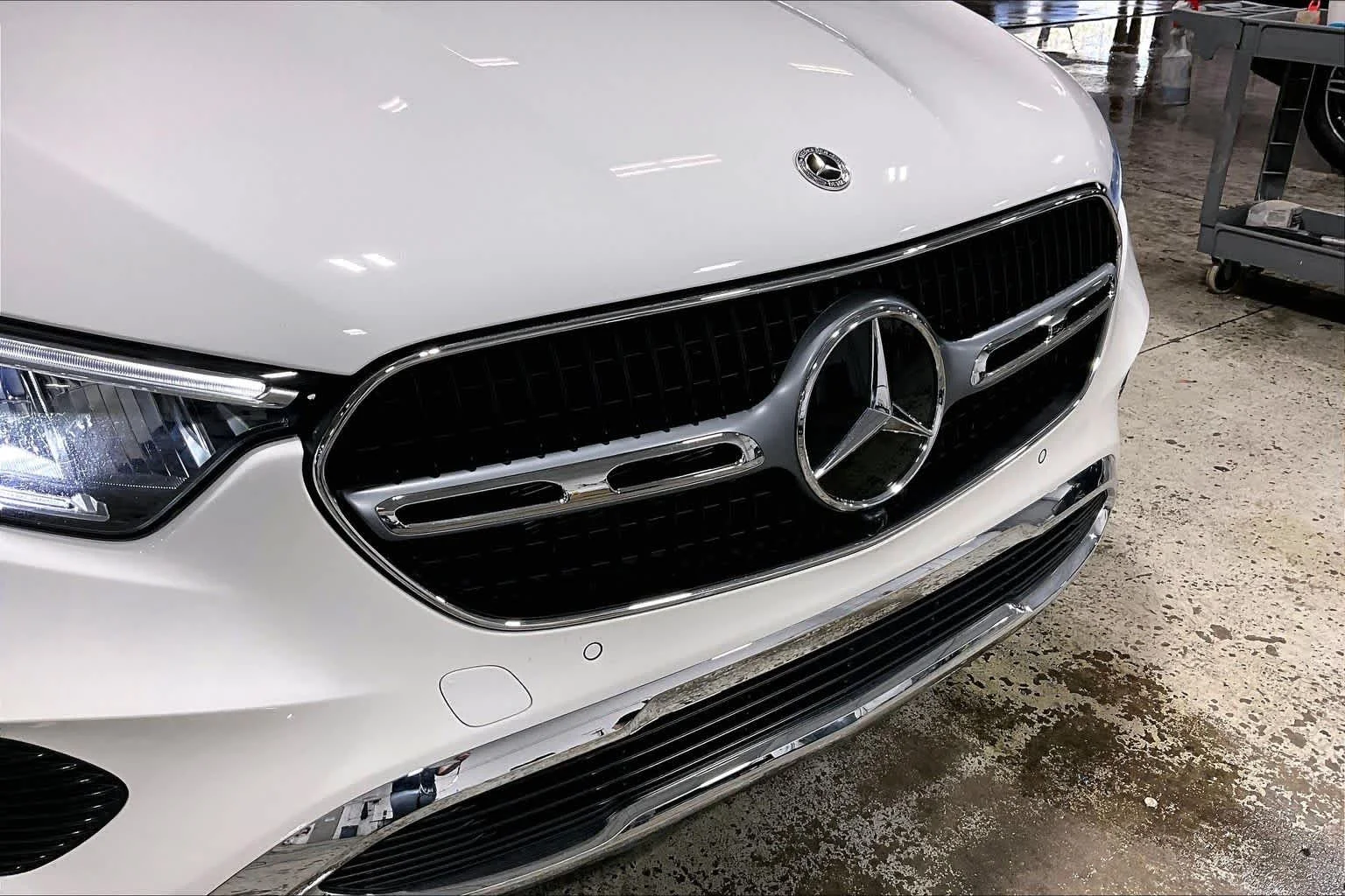 Certified Used 2025 Polar White Mercedes-Benz GLC 300 image 28