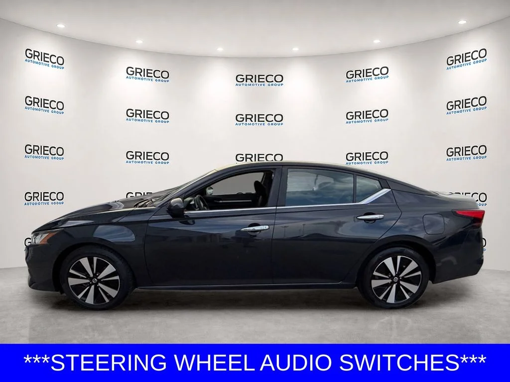 Used 2021 Blue Nissan 2.5 SV image 4