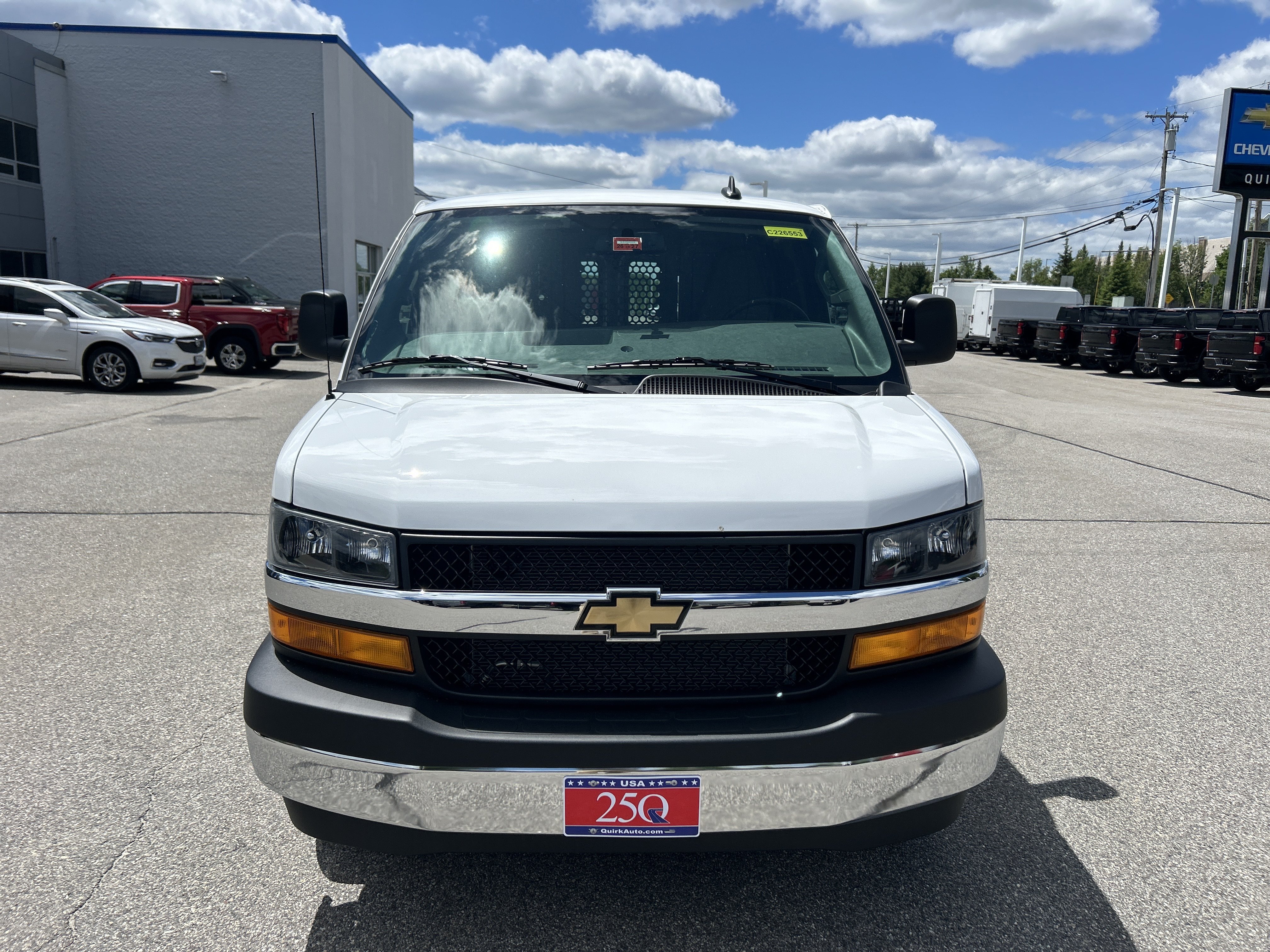 New 2026 Summit White Chevrolet WT image 3