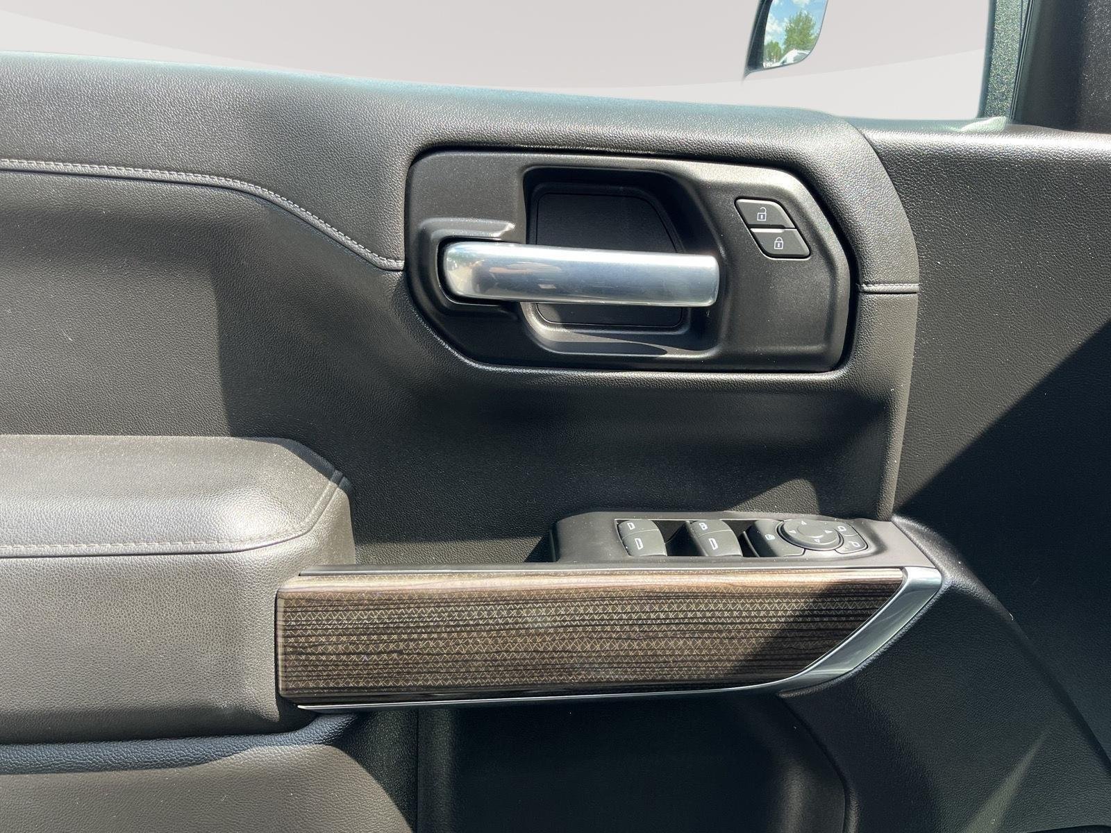 Used 2022 Black Chevrolet LT image 19