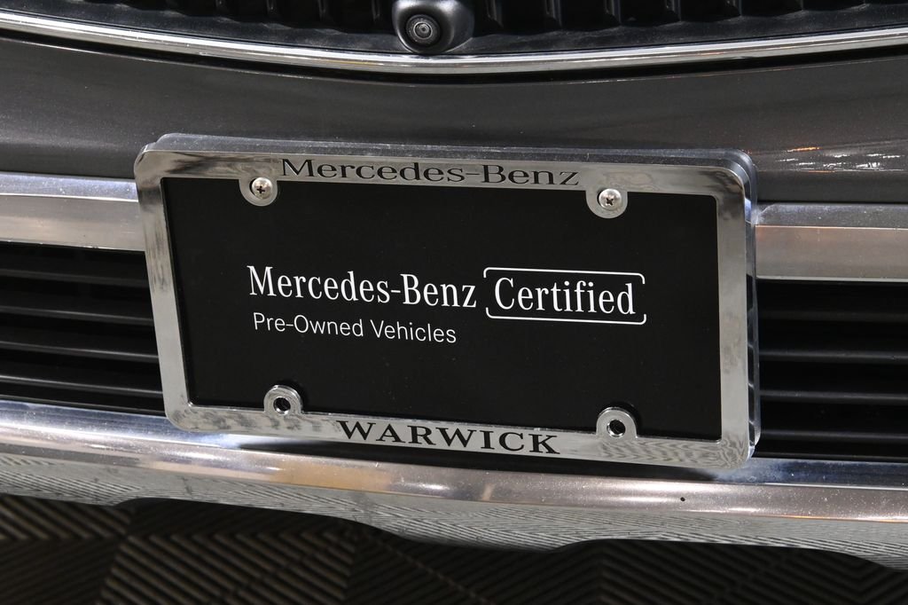 Used 2023 Selenite Gray Metallic Mercedes-Benz GLC 300 image 14