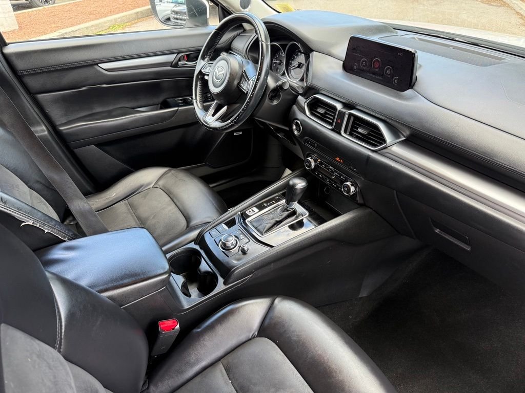 Used 2017 White Mazda Touring image 29