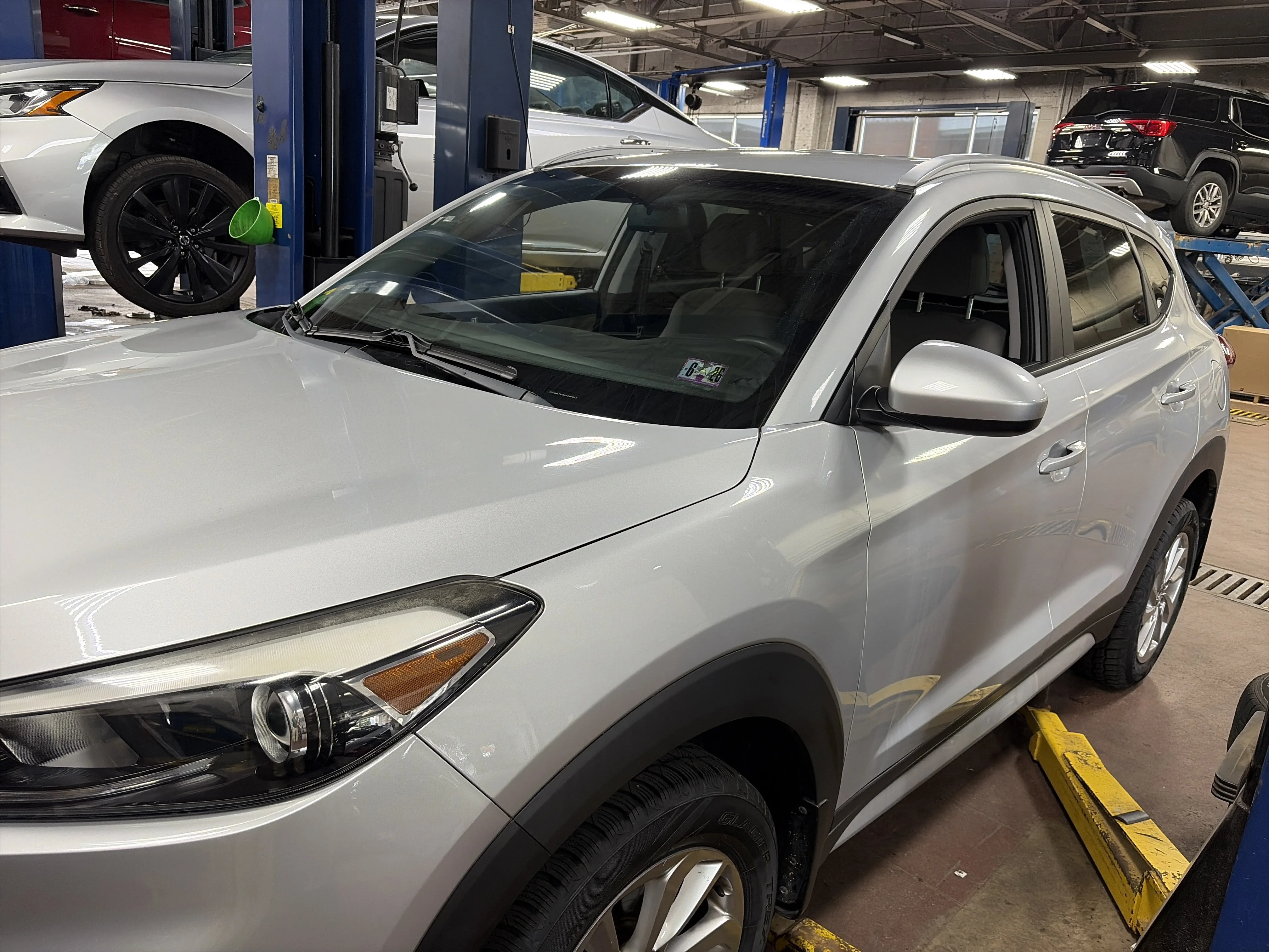 Used 2017 Molten Silver Hyundai SE image 1