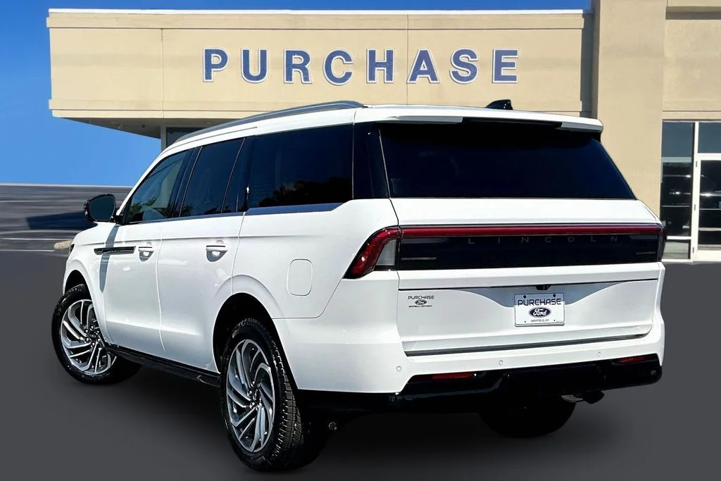 New 2027 Pristine White Metallic Tri-Coat Lincoln Reserve image 3