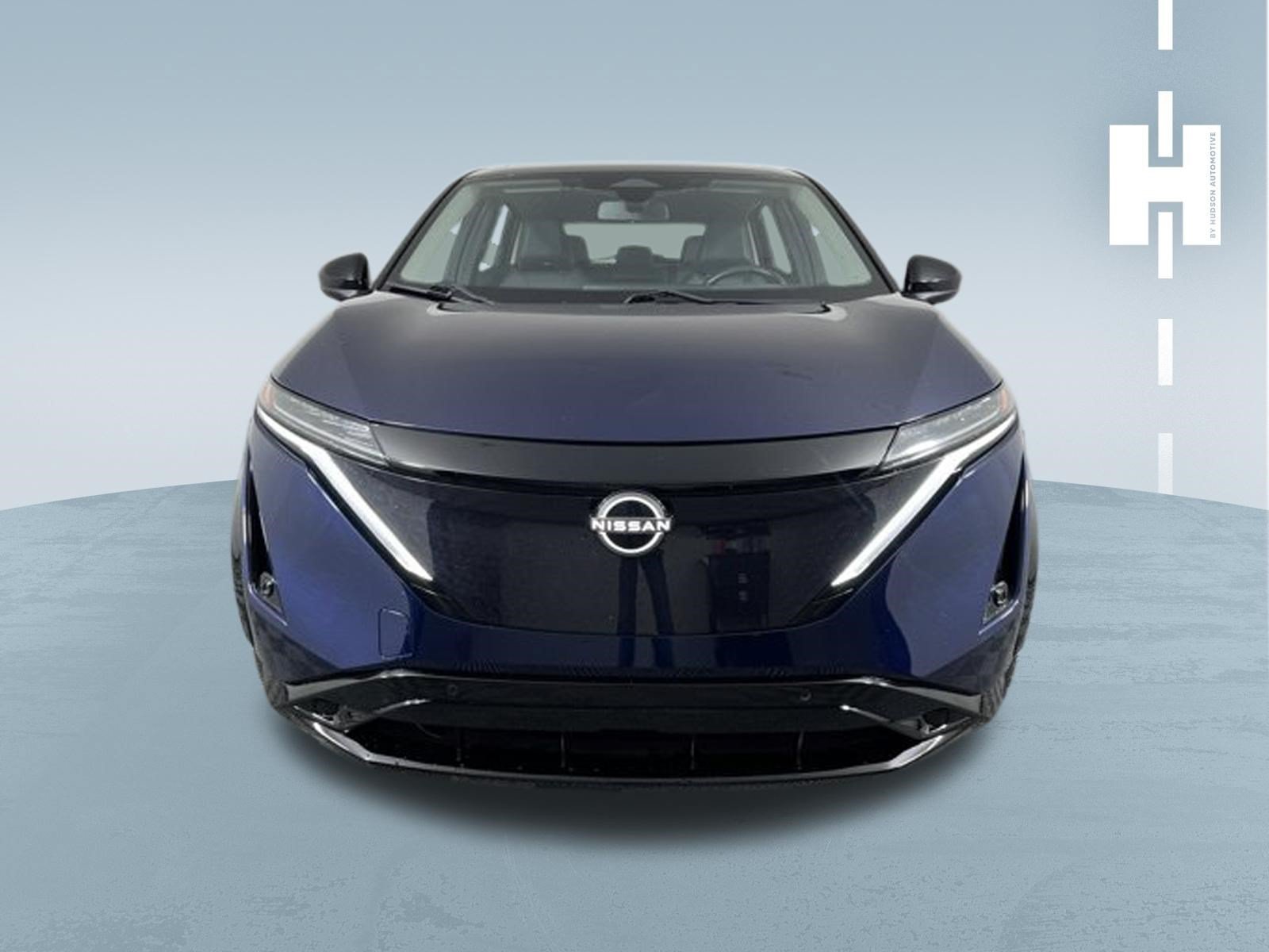 Used 2023 Deep Ocean Blue Pearl/Black Diamond Pearl Nissan ENGAGE image 2