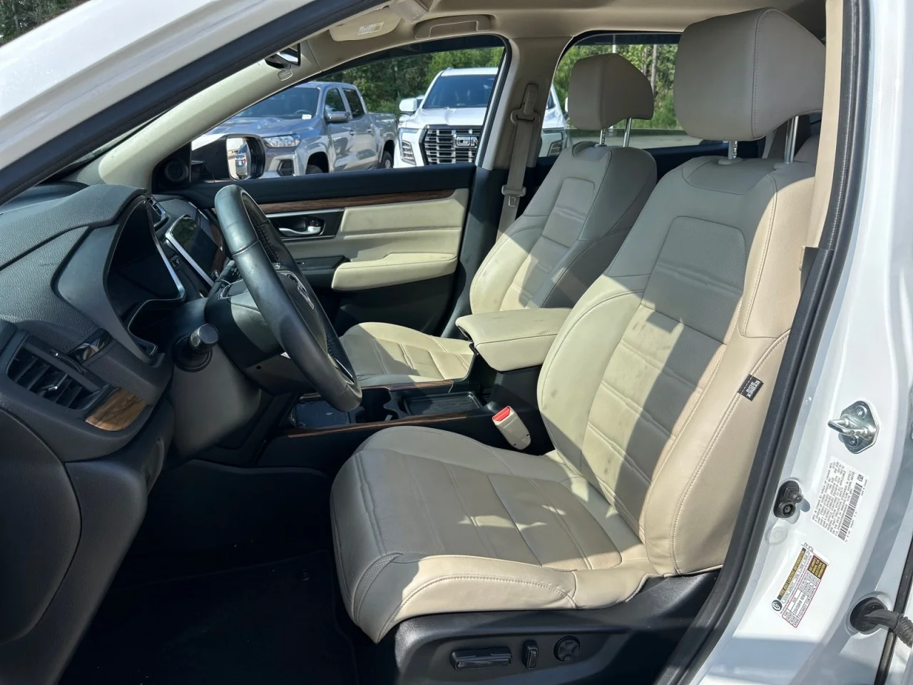 Used 2021 White Honda Touring image 17