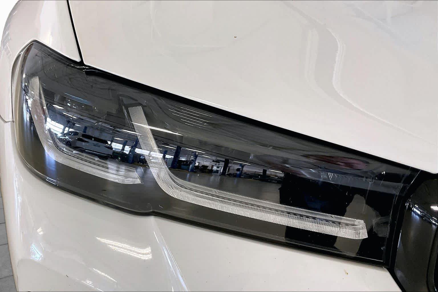 Used 2023 Alpine White BMW 530e image 25
