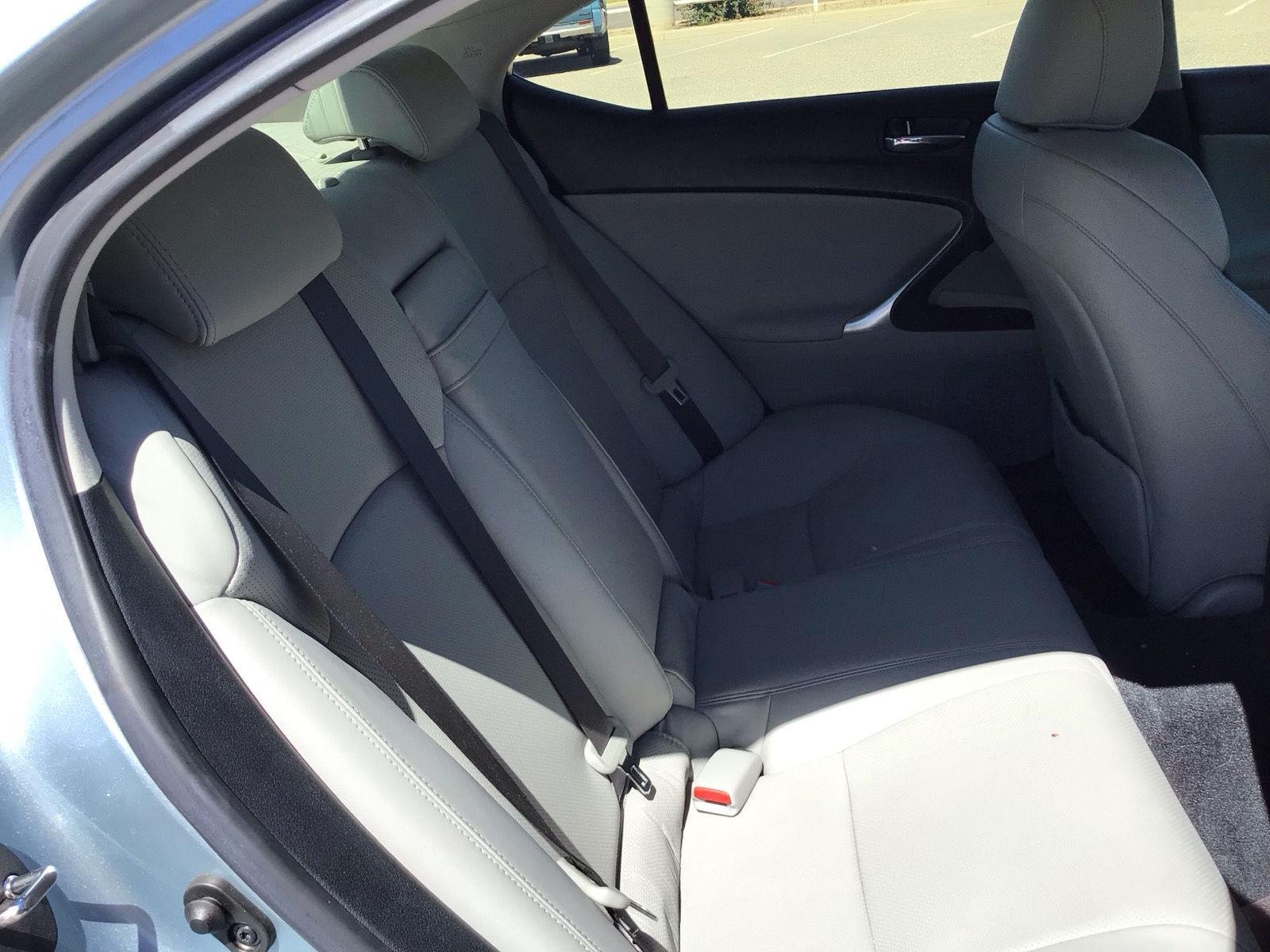 Used 2007  Lexus Base image 15
