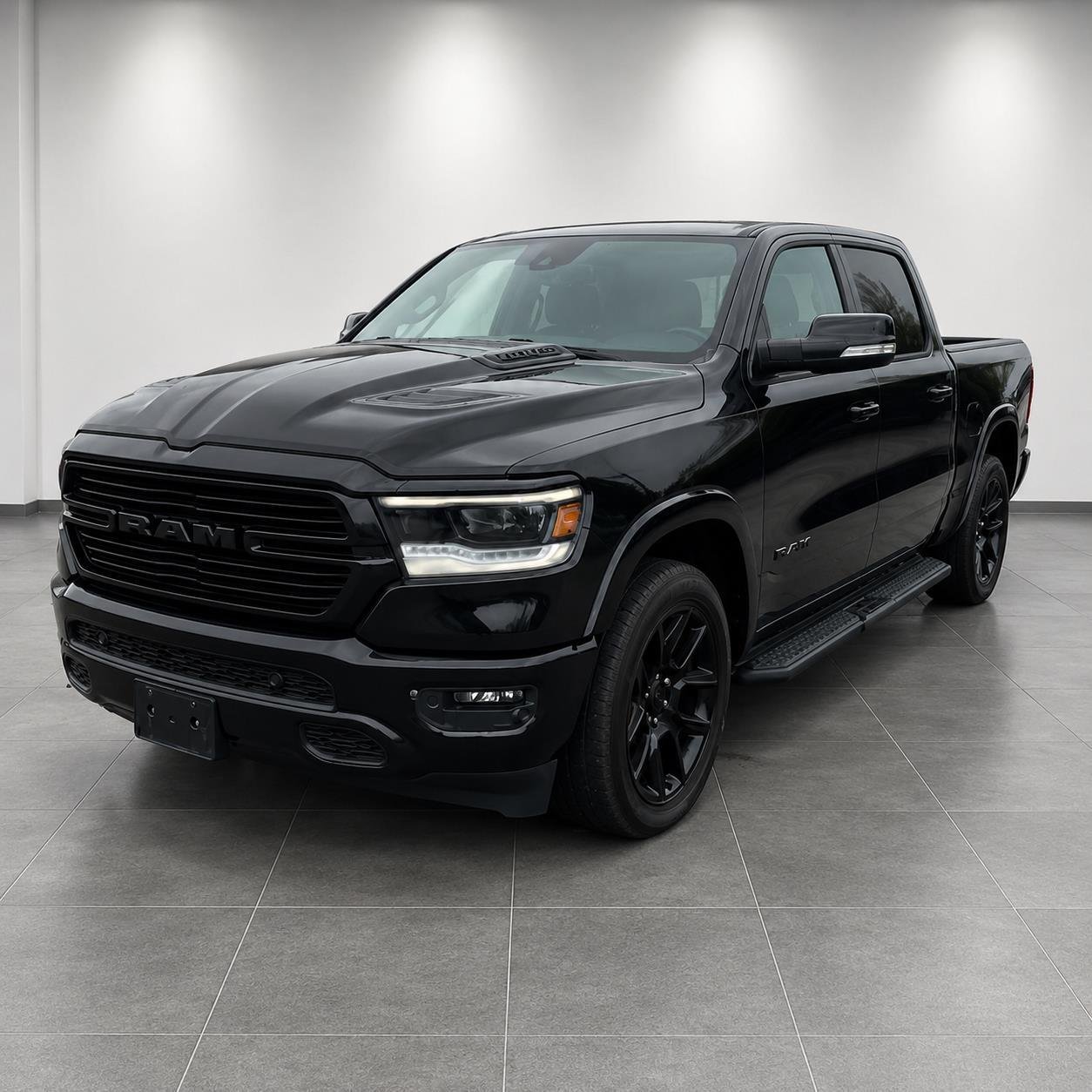 2021 RAM 1500 Laramie 4x4 Crew Cab 5'7's photo