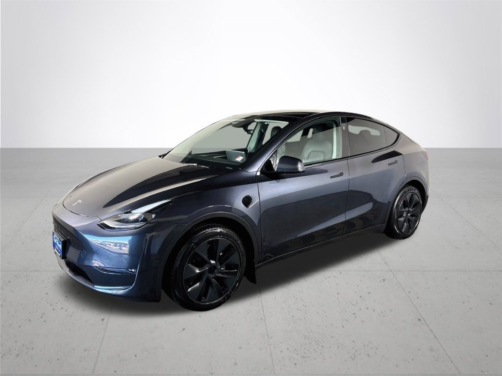 Used 2024 Tesla Model Y Long Range with VIN 7SAYGAEE6RF212881 for sale in Sandy, OR