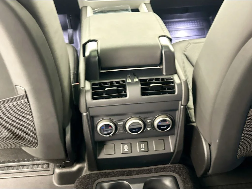 New 2026 Santorini Black Land Rover X-Dynamic SE image 24