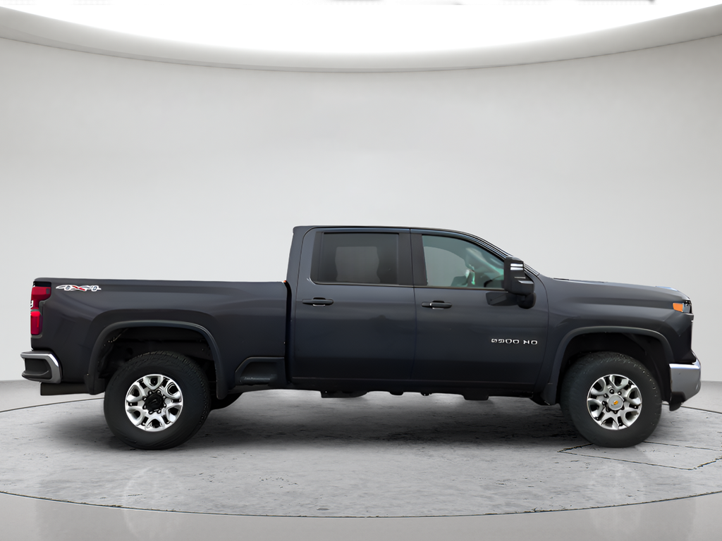 Used 2024 Gray Chevrolet LT image 4