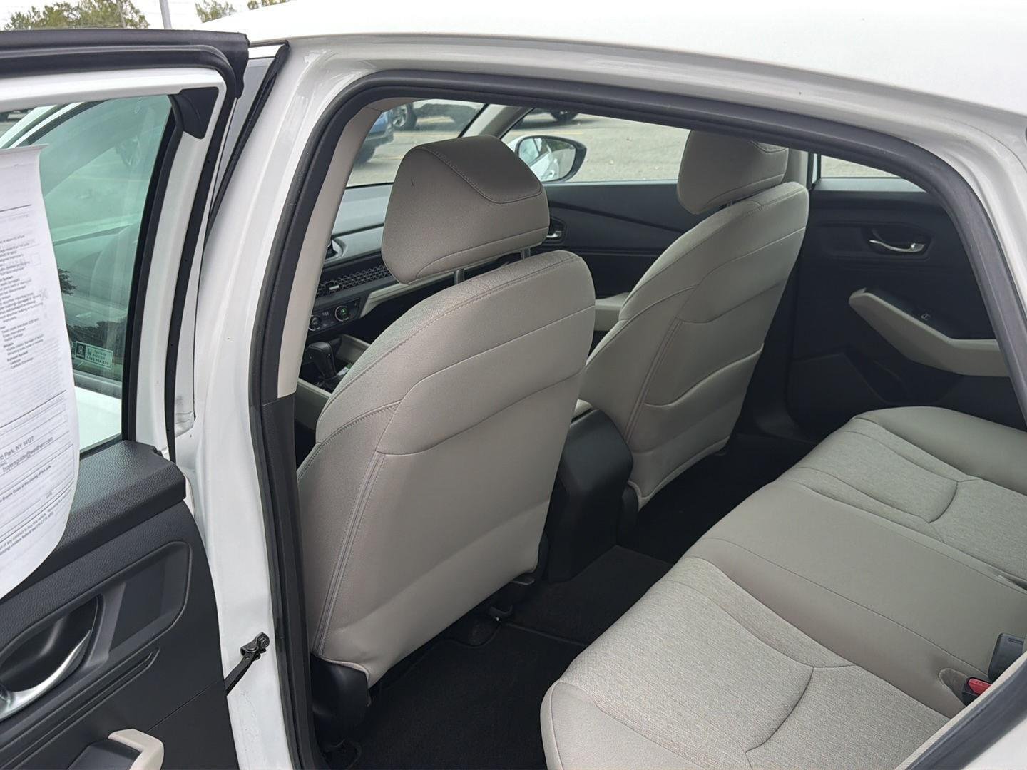 Used 2024 Platinum White Pearl Honda EX image 21