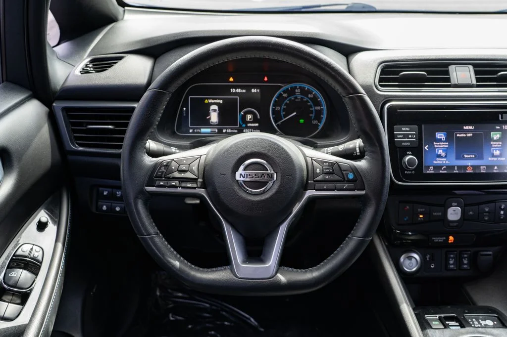 Used 2018 Blue Nissan SL image 12