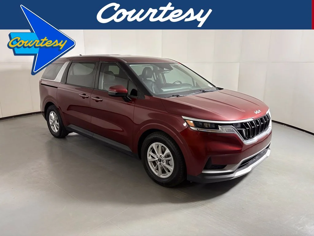 Used 2022 Red Kia LXS image 1