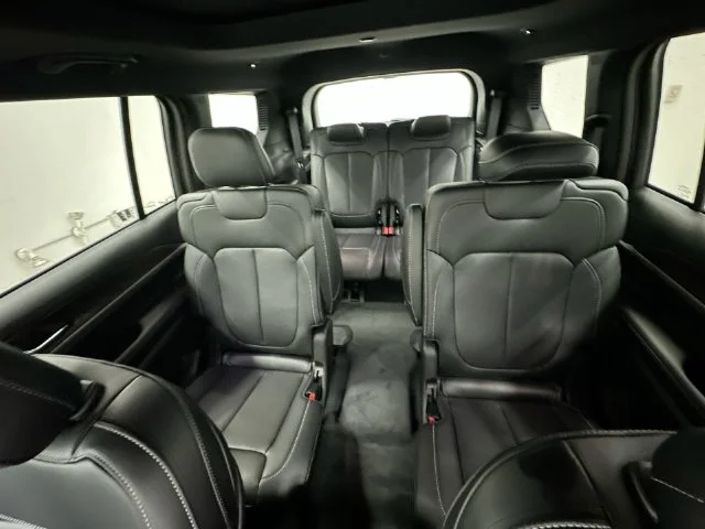 New 2027 High-Gloss Black Paint Jeep Limited image 33
