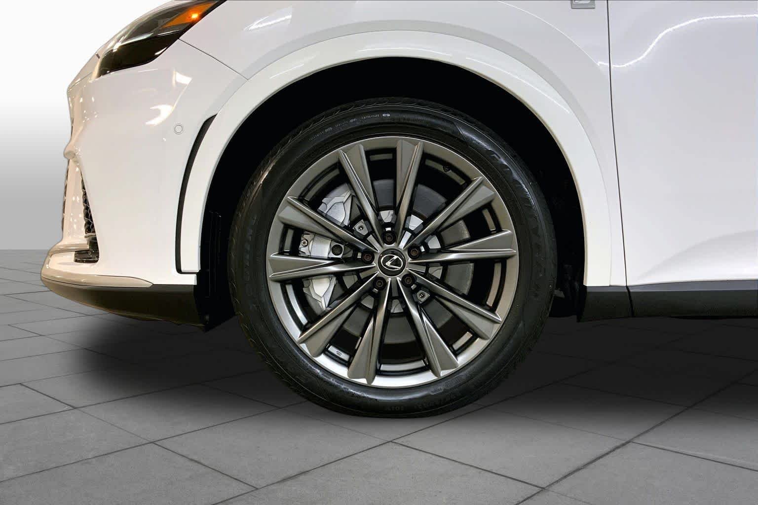 Used 2023 Ultra White Lexus F SPORT Handling image 10