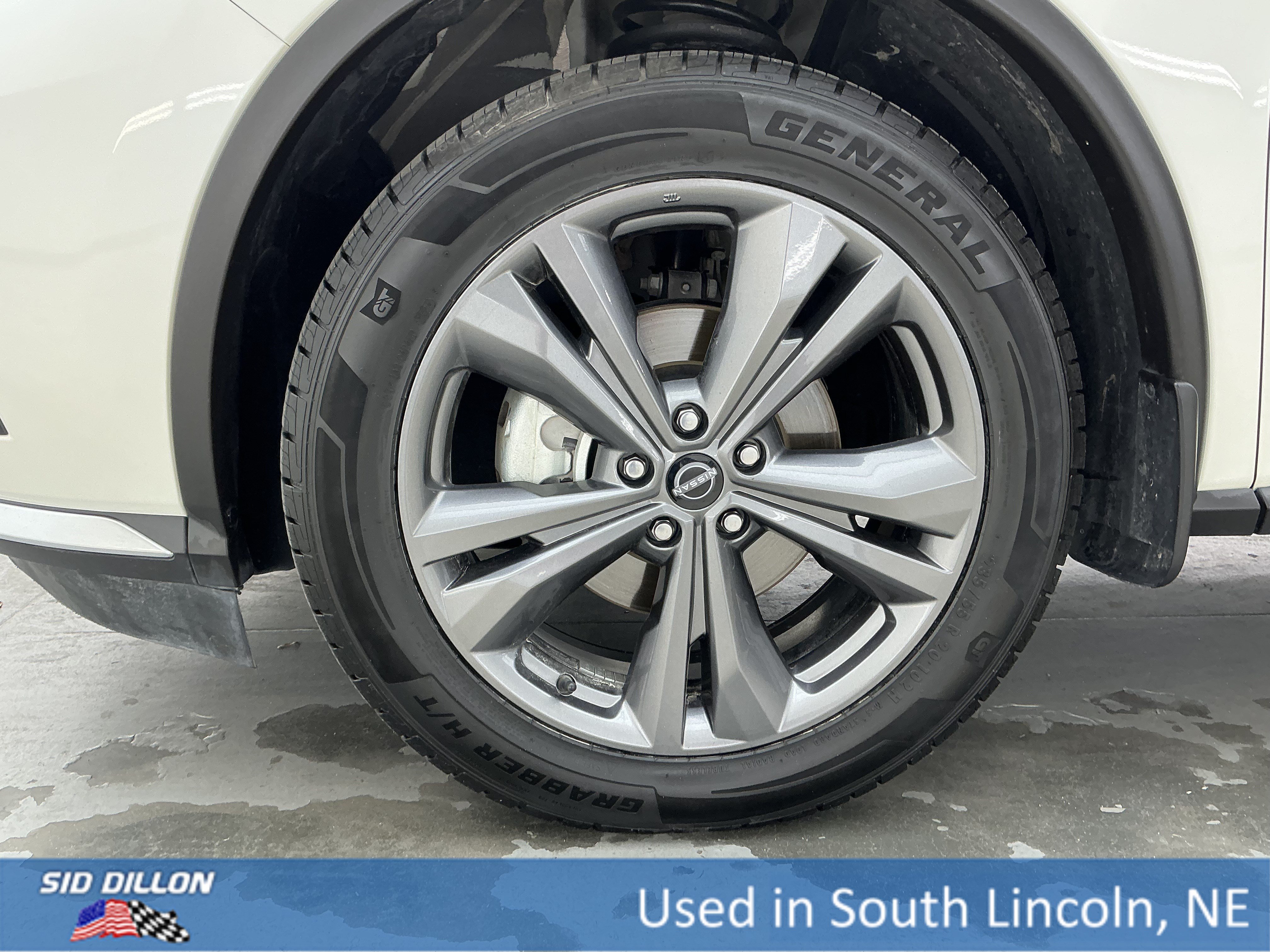 Used 2023 Pearl White Tricoat Nissan Platinum image 18