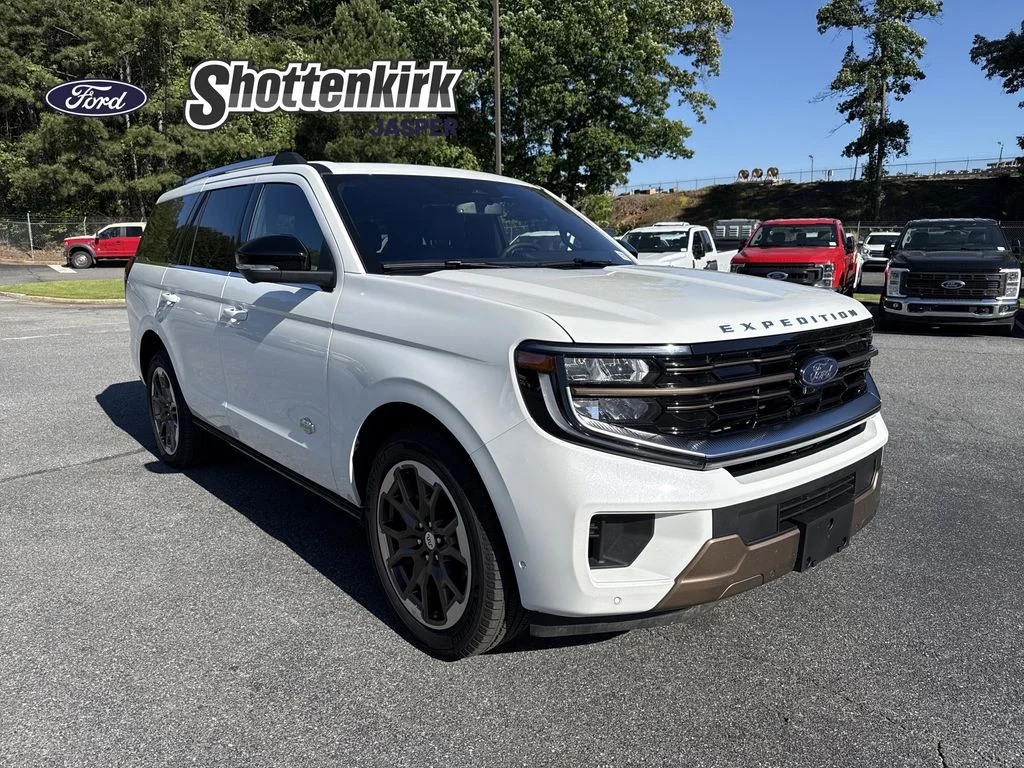 Used 2025 White Ford King Ranch image 1