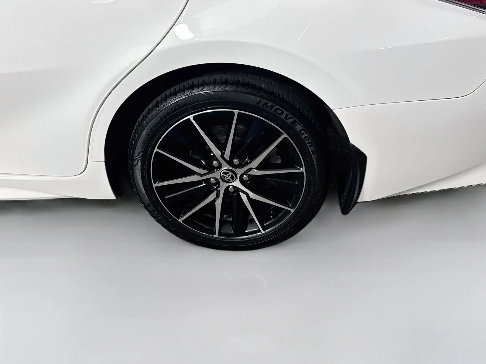 Certified Used 2022 White Toyota SE image 22