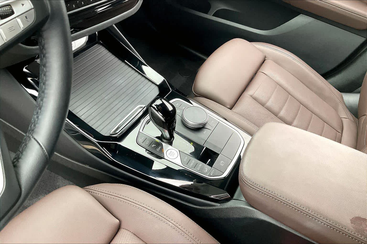 Used 2024 Skyscraper Grey Metallic BMW xDrive30i image 15