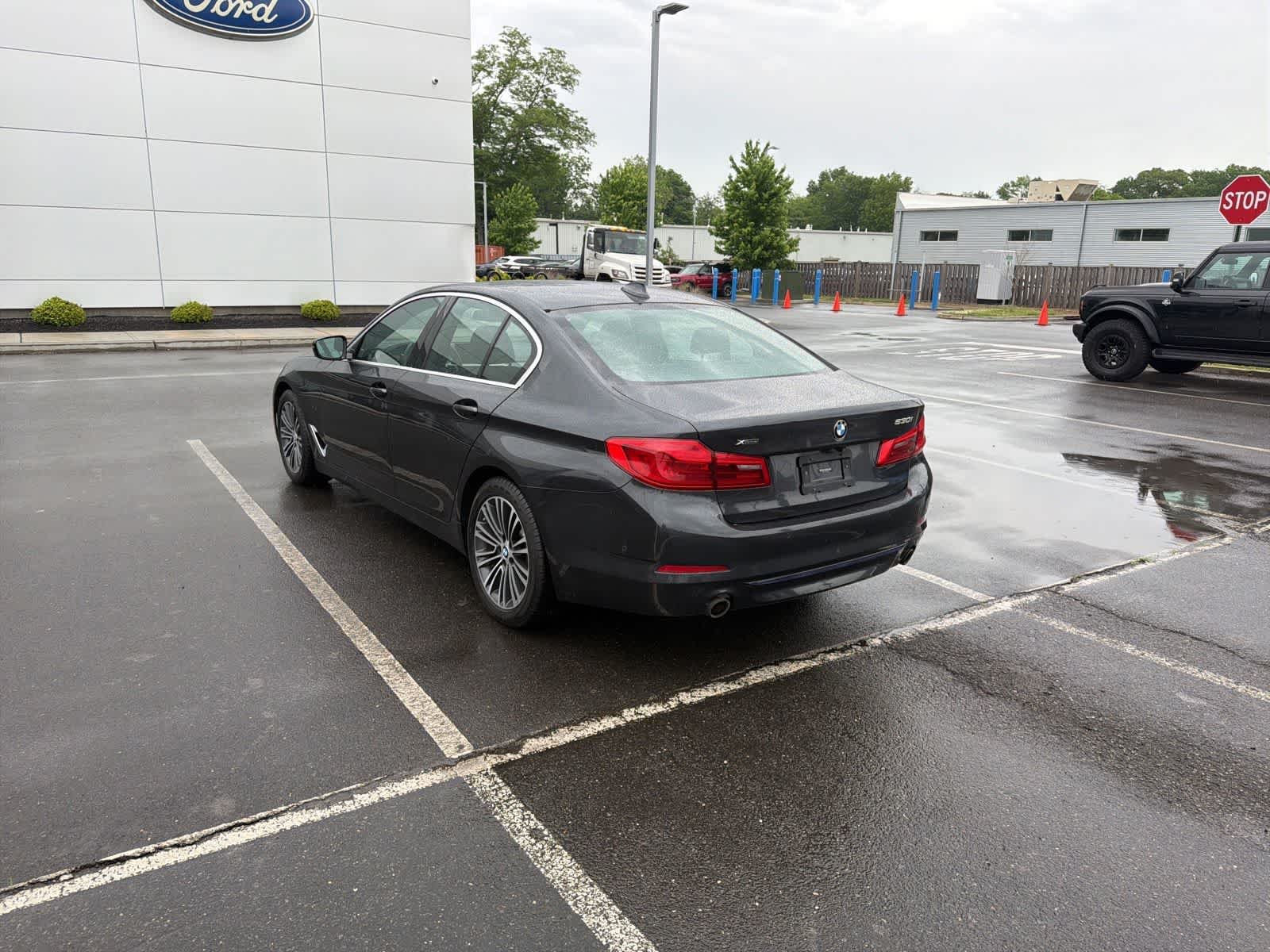 2019 BMW 5 Series 530i xDrive Sedan's photo