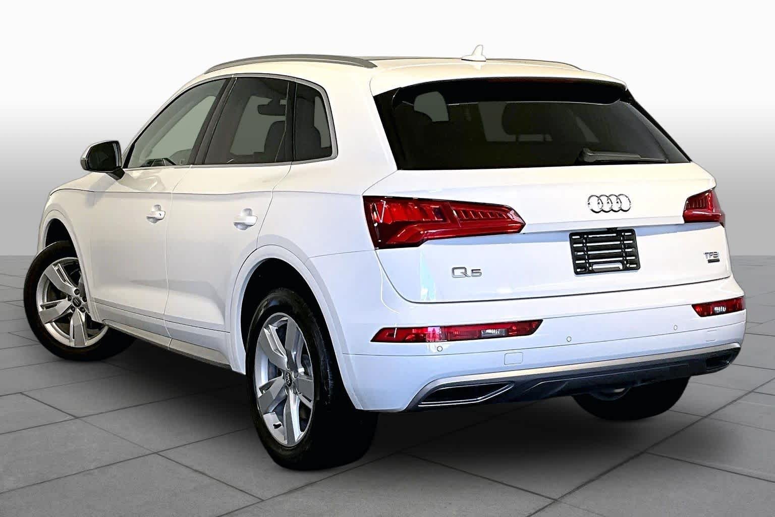 Used 2018 Ibis White Audi Prestige image 12