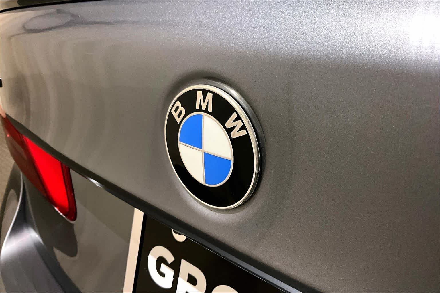 Used 2018 Bluestone Metallic BMW M550i xDrive image 32