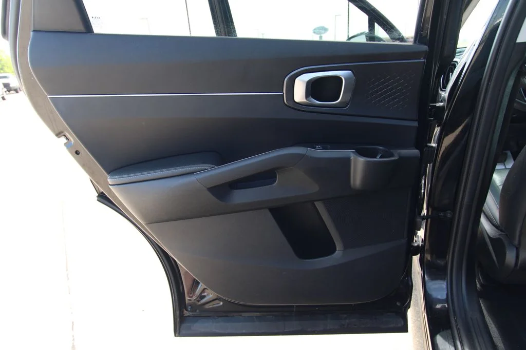 Used 2024 Black Kia S image 39
