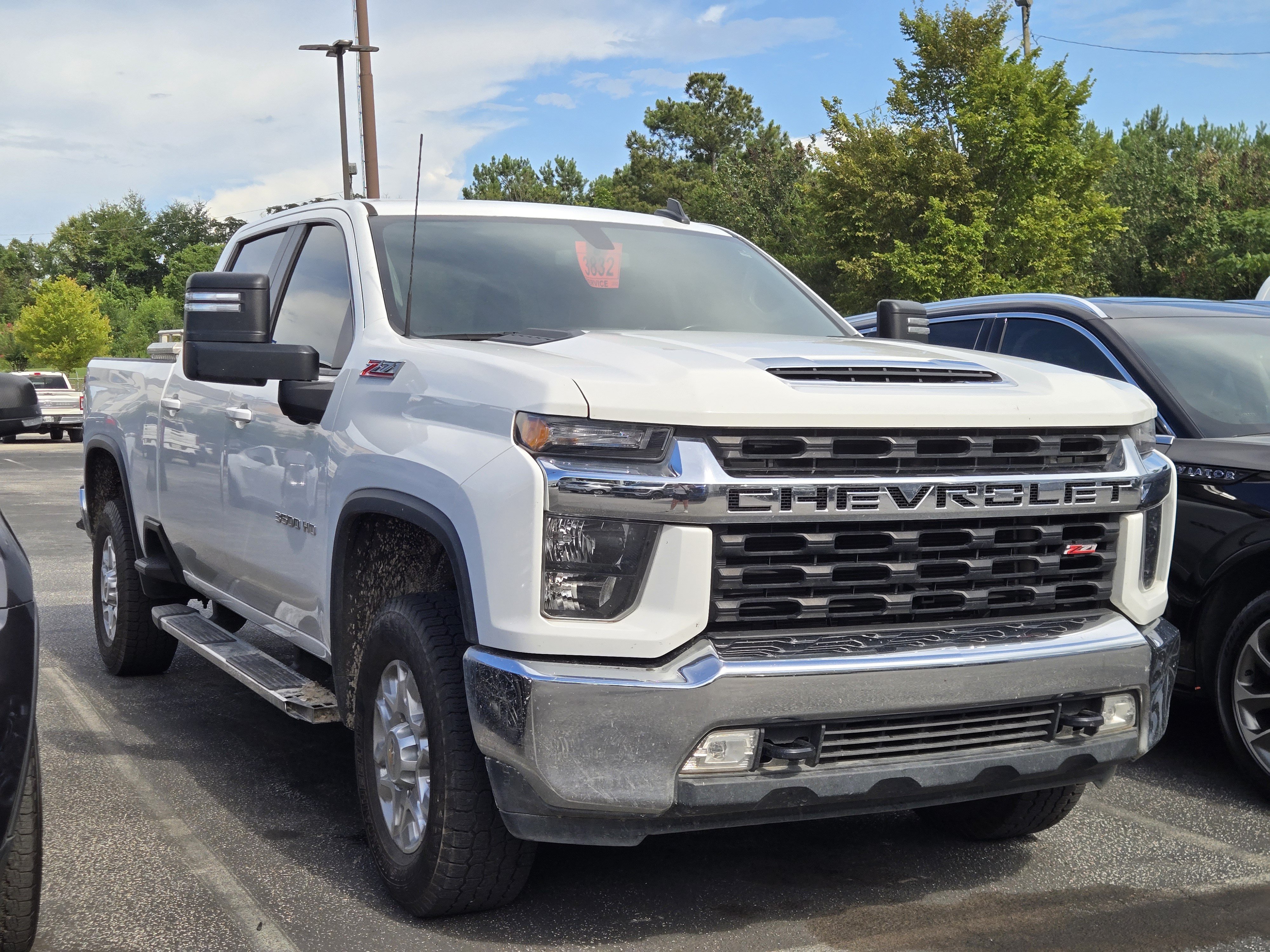 Used 2023 Summit White Chevrolet LT image 3