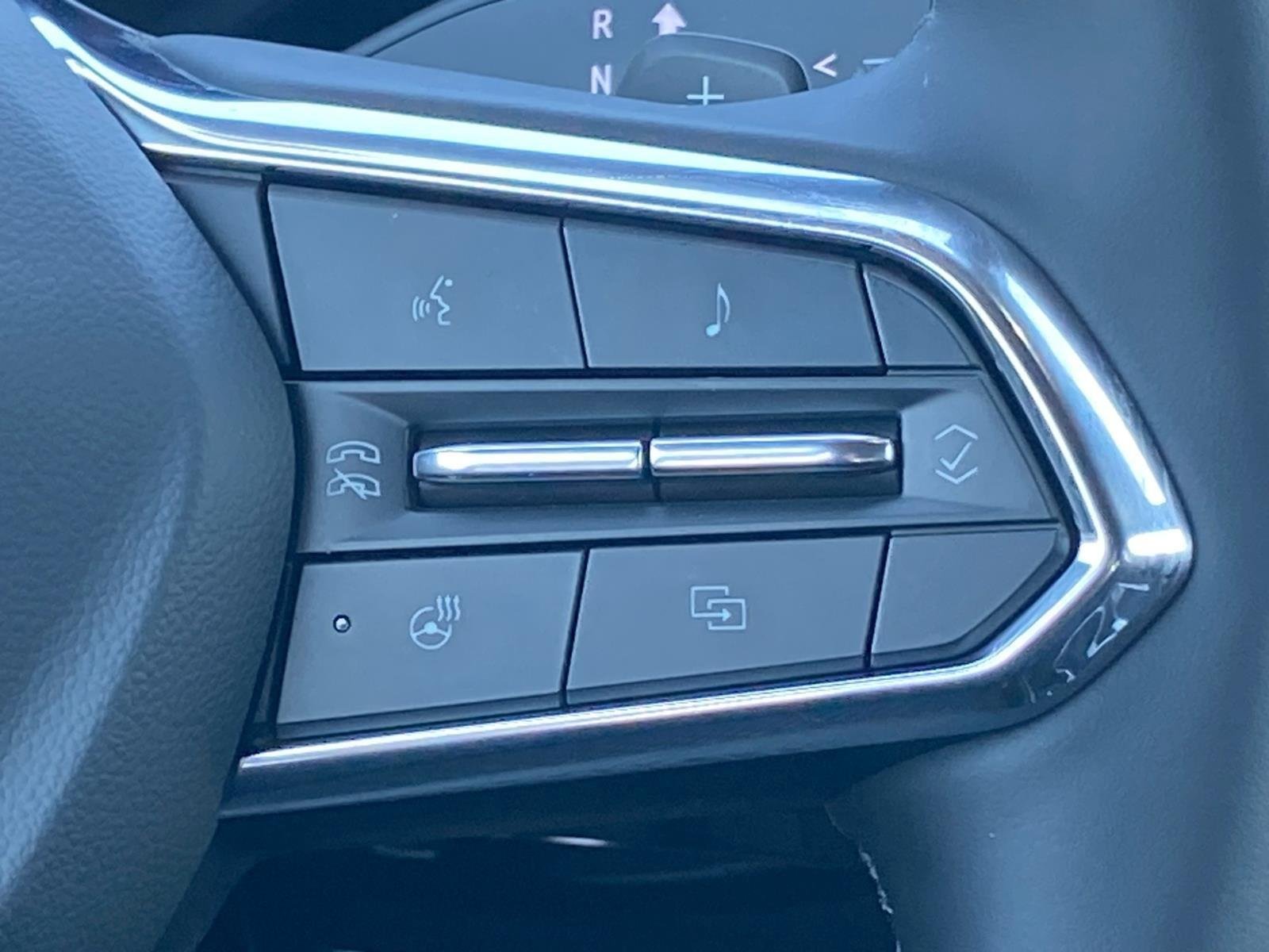 2027 Chevrolet Equinox LT - Photo 10