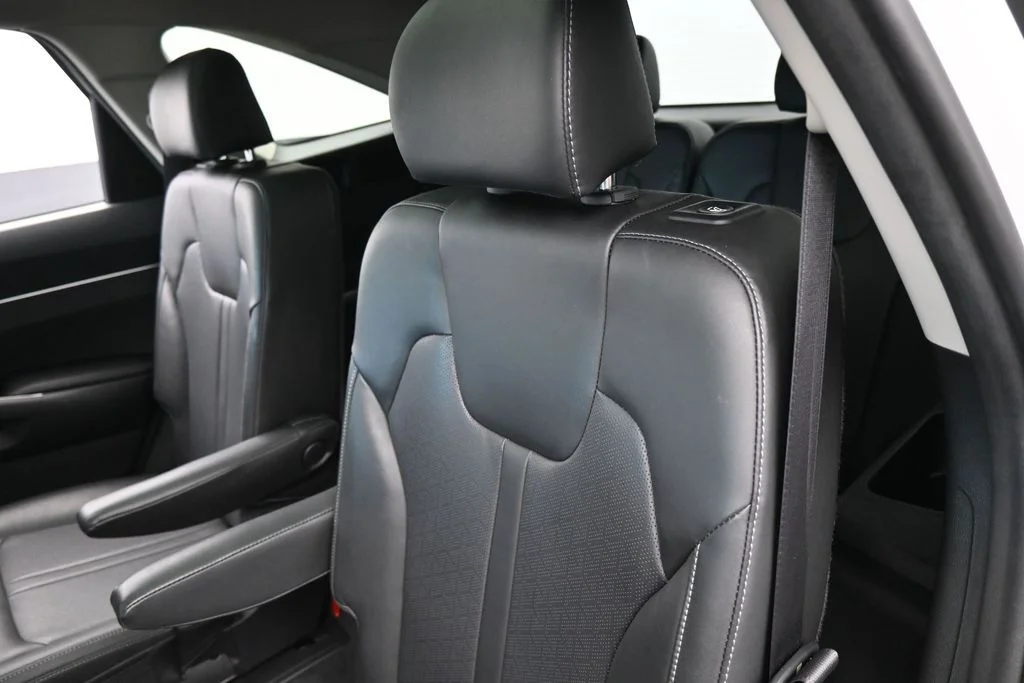 Used 2022 Glacial White Pearl Kia EX image 34