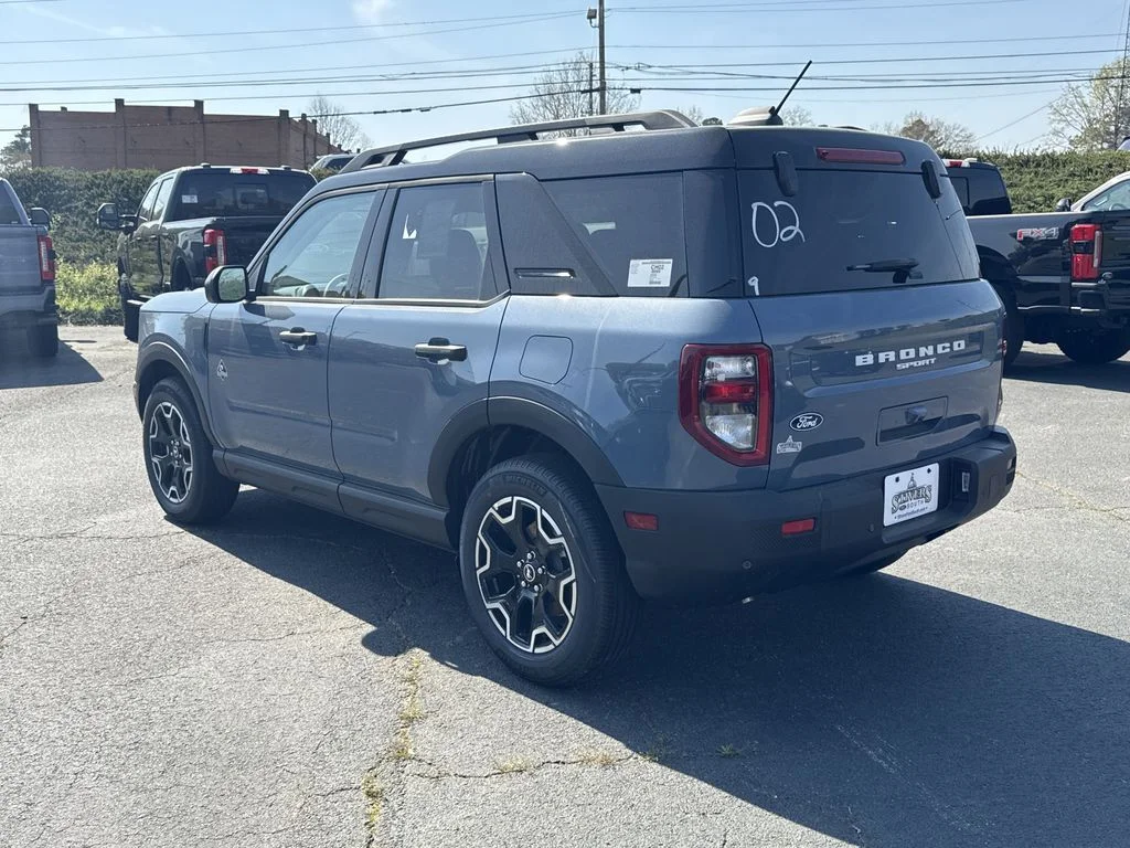 New 2026 Azure Gray Metallic Tri-Coat Ford Outer Banks® image 5