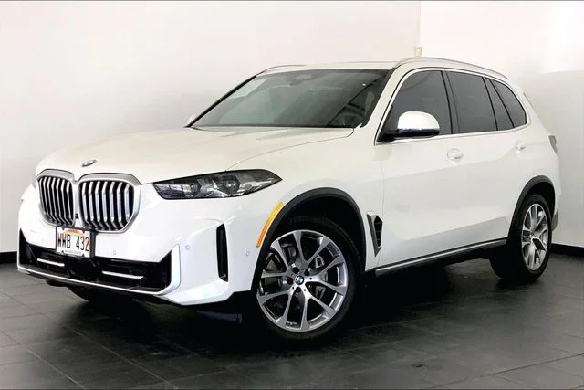 Certified Used 2024 Alpine White BMW sDrive40i image 1
