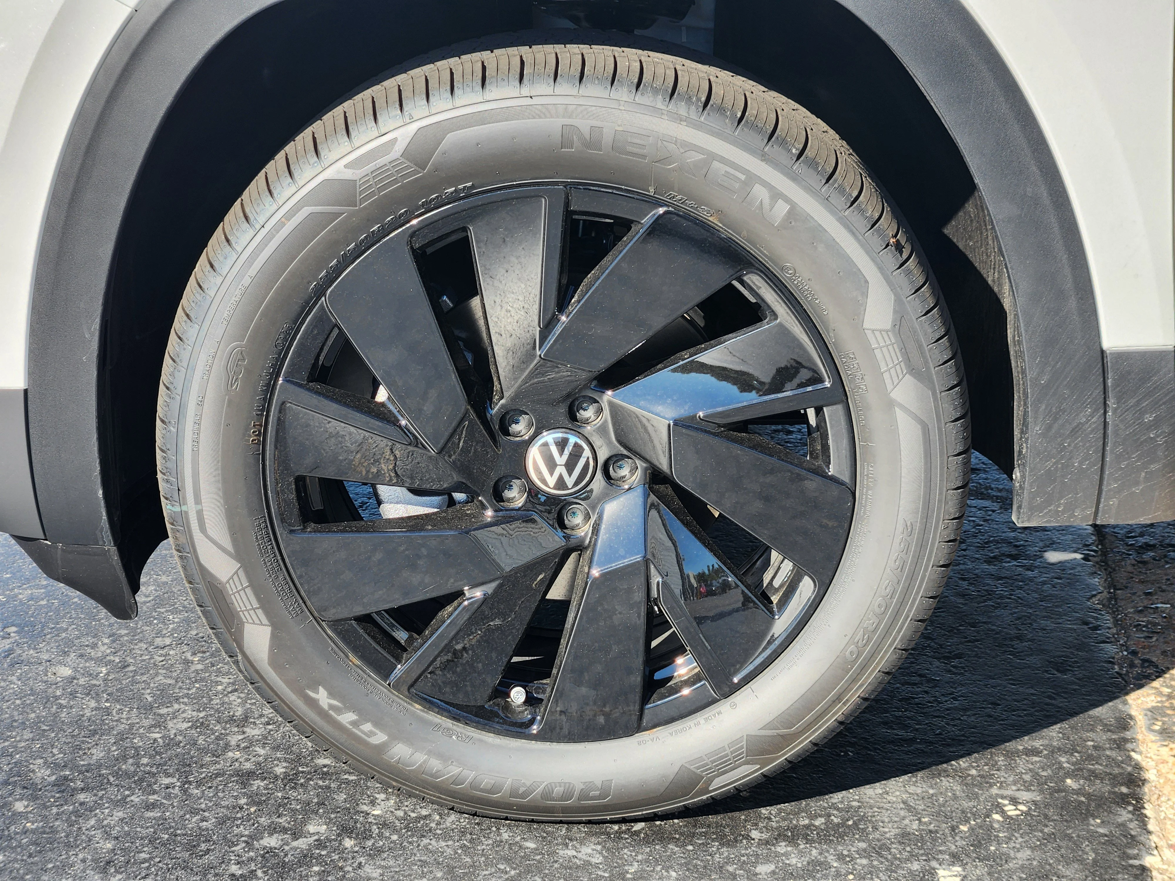 2026 Volkswagen Atlas SE w/Tech - Photo 7