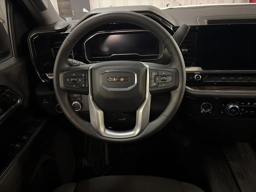 Used 2024 White GMC Elevation image 17