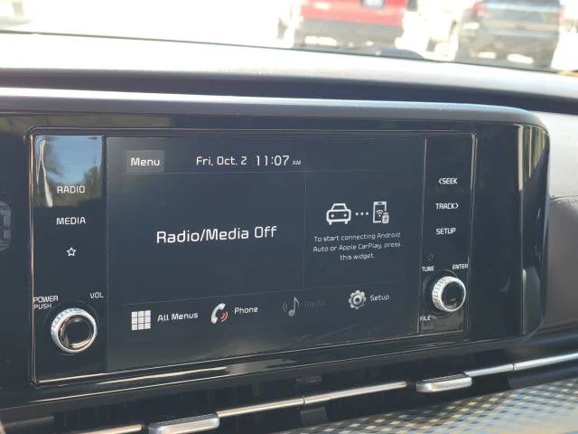 Used 2022  Kia LX image 29