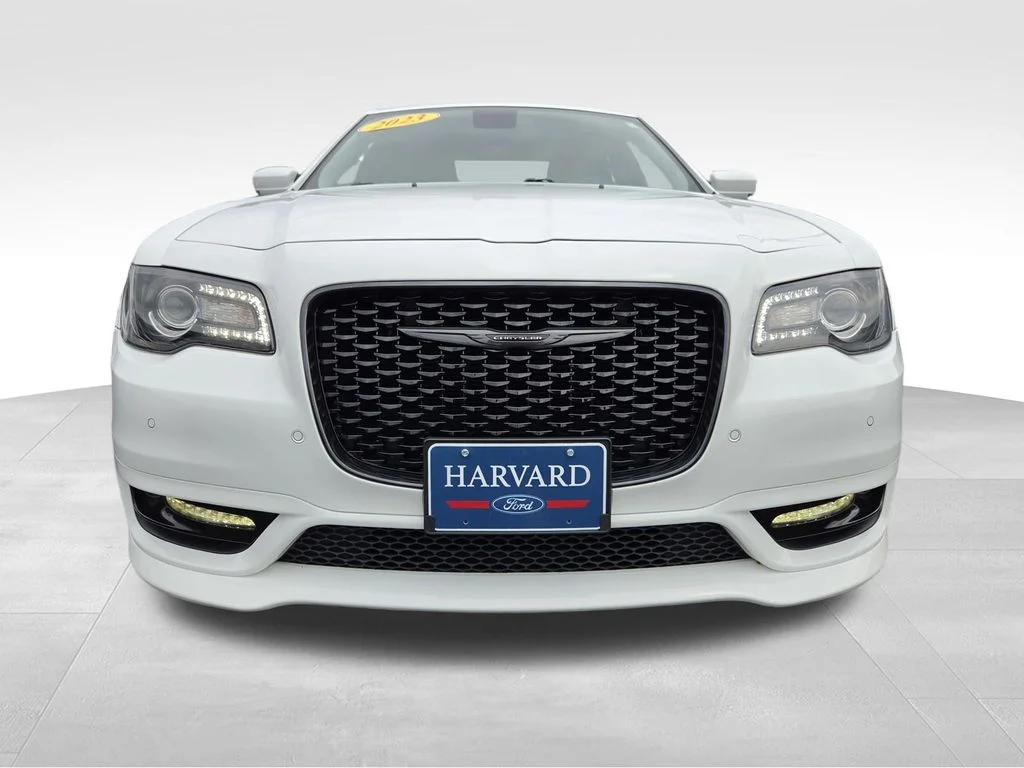 Certified Used 2023 Bright White Clearcoat Chrysler Touring image 36