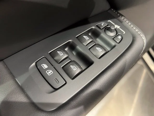 Certified Used 2024 Onyx Black Volvo Ultimate image 10