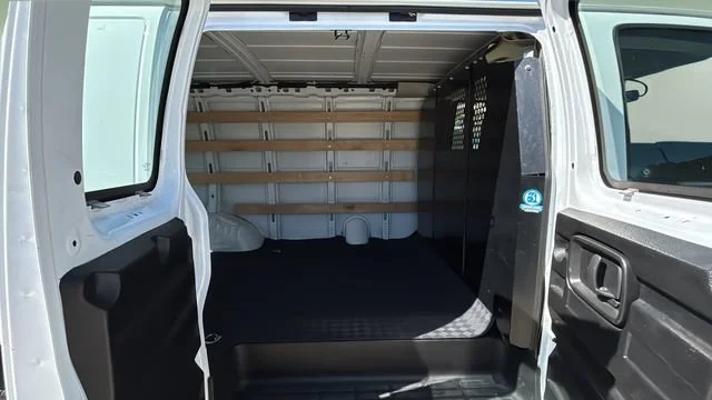 Used 2024 Summit White GMC Work Van image 33