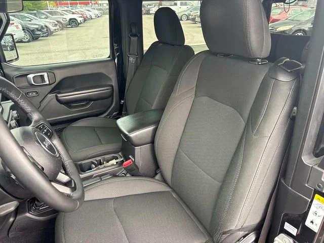 Used 2018 Black Jeep Sport S image 23