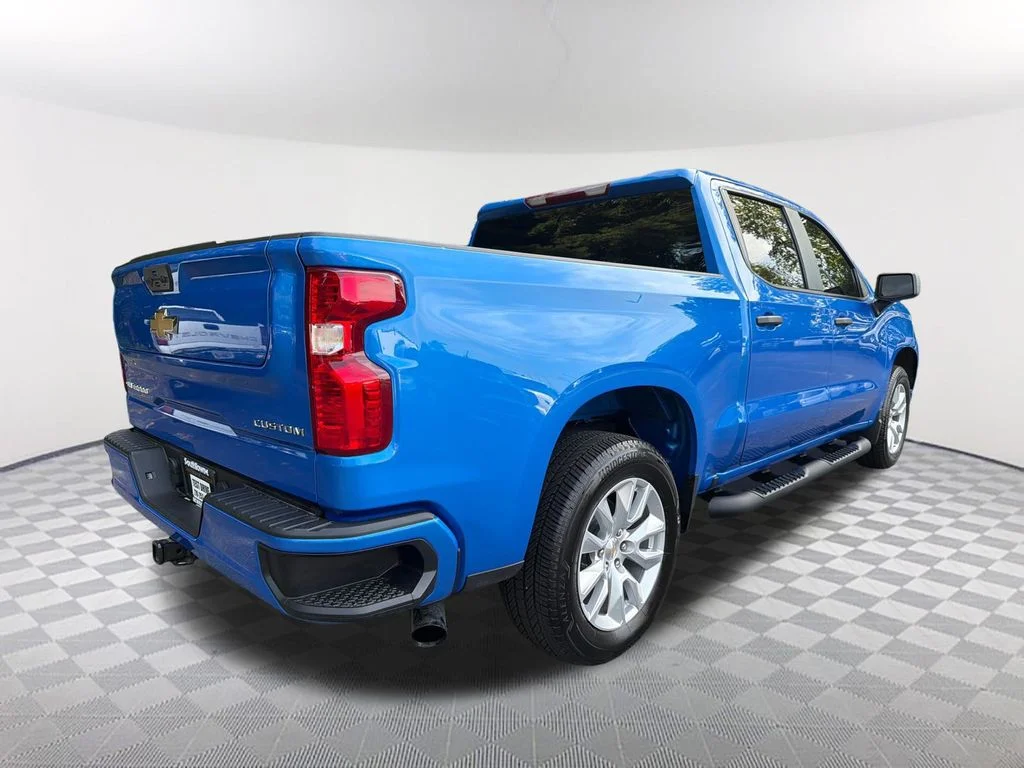 Used 2025 Blue Chevrolet Custom image 5
