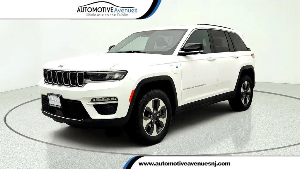 Used 2023 Bright White Clearcoat Jeep 4x4 image 1